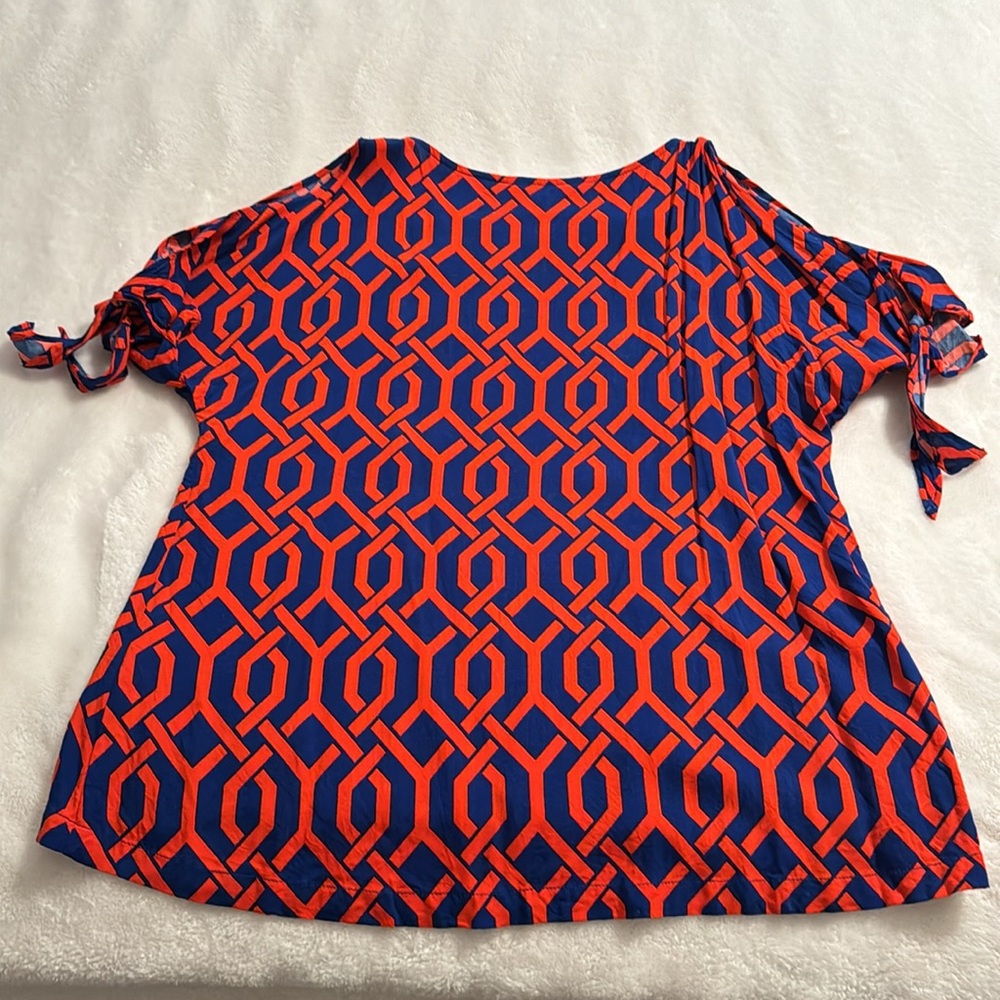 Shirt - Picture 4 of 4